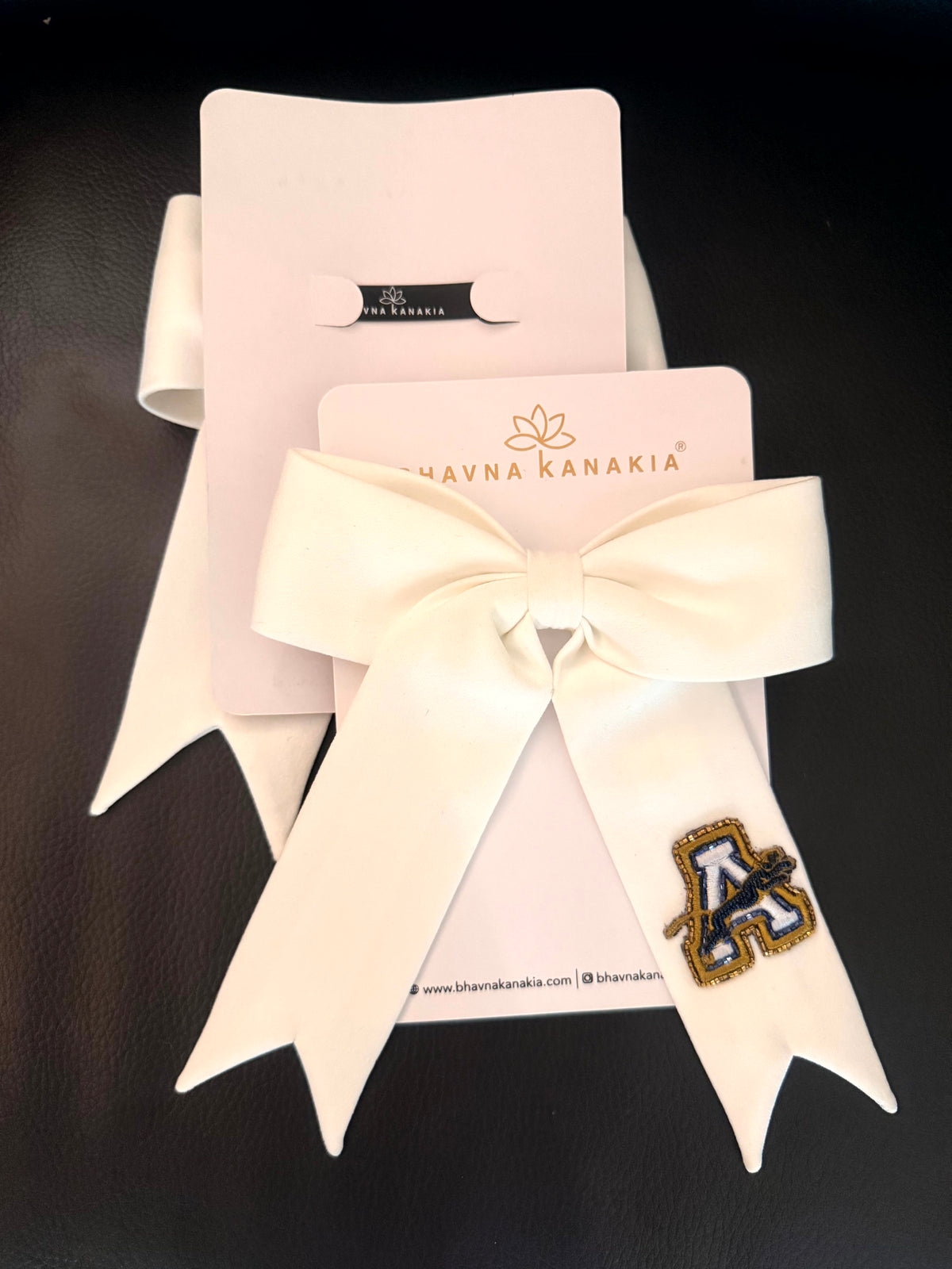 White Oversized Bow Hair Clip