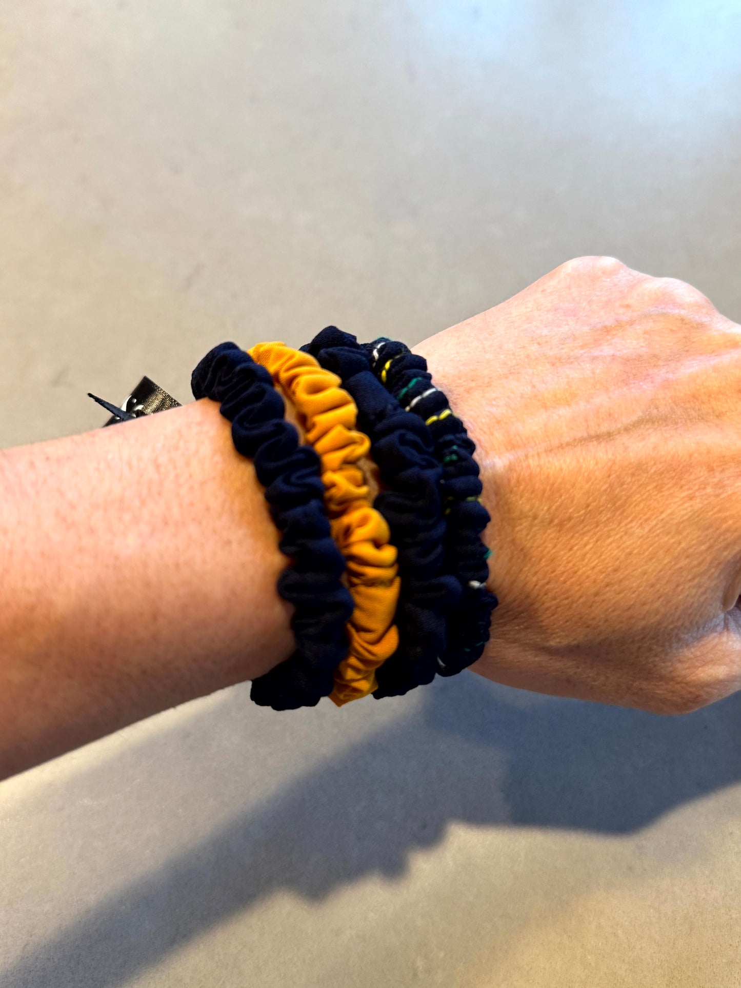 Scrunchie – 4 Pack